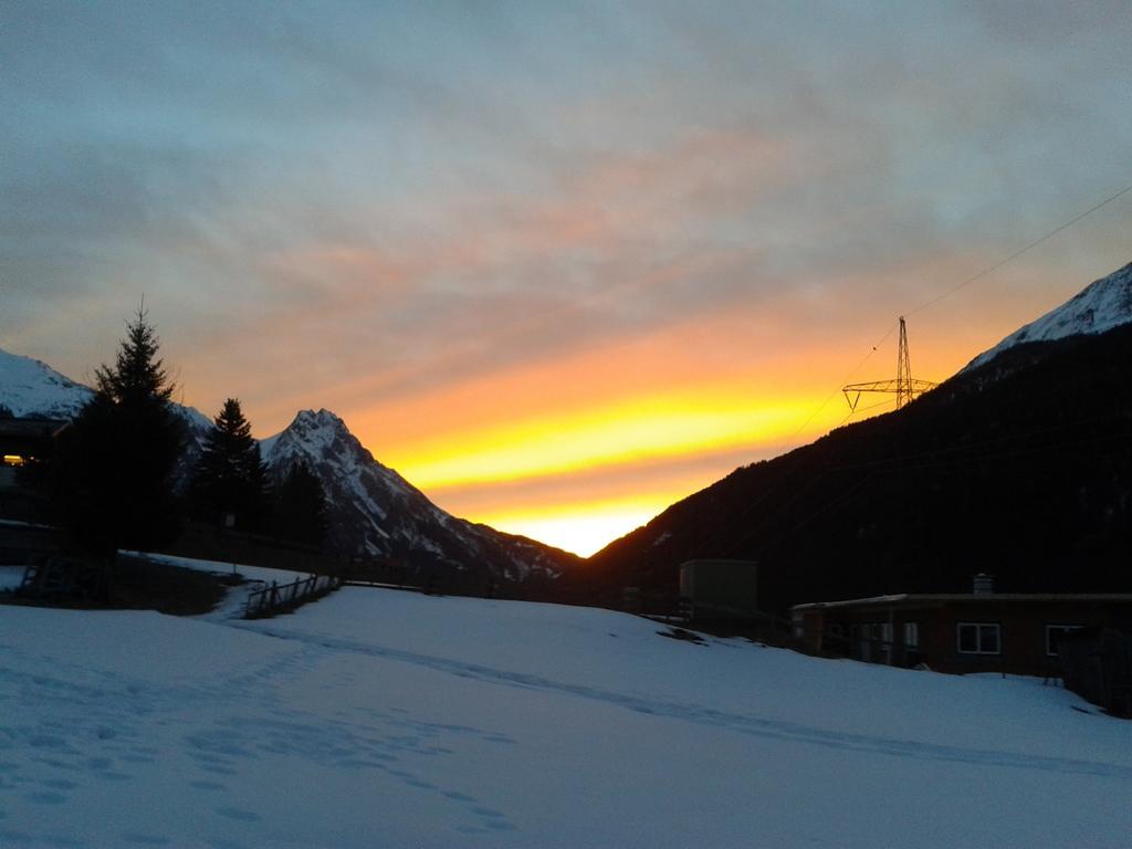 Haus Mattle Apartment Pettneu am Arlberg Exterior photo